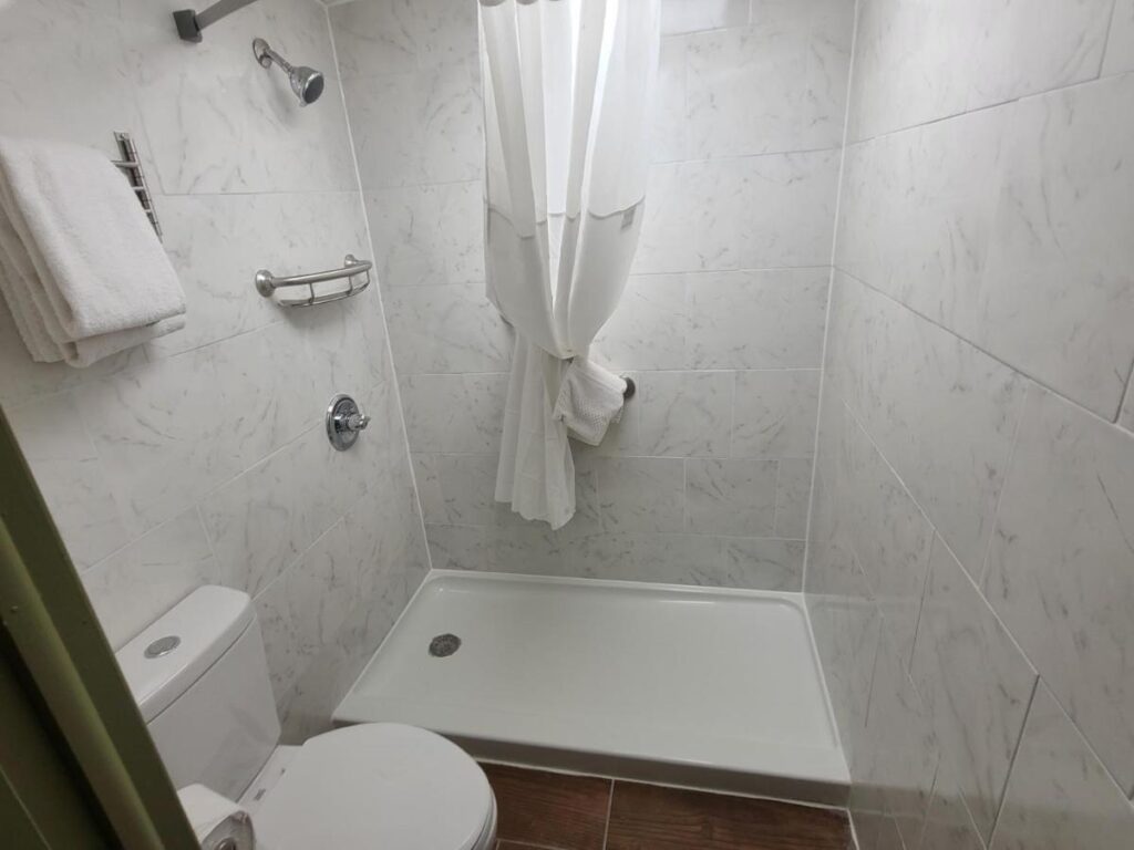 Days Inn by Wyndham Perrysburg Toledo - Image 6