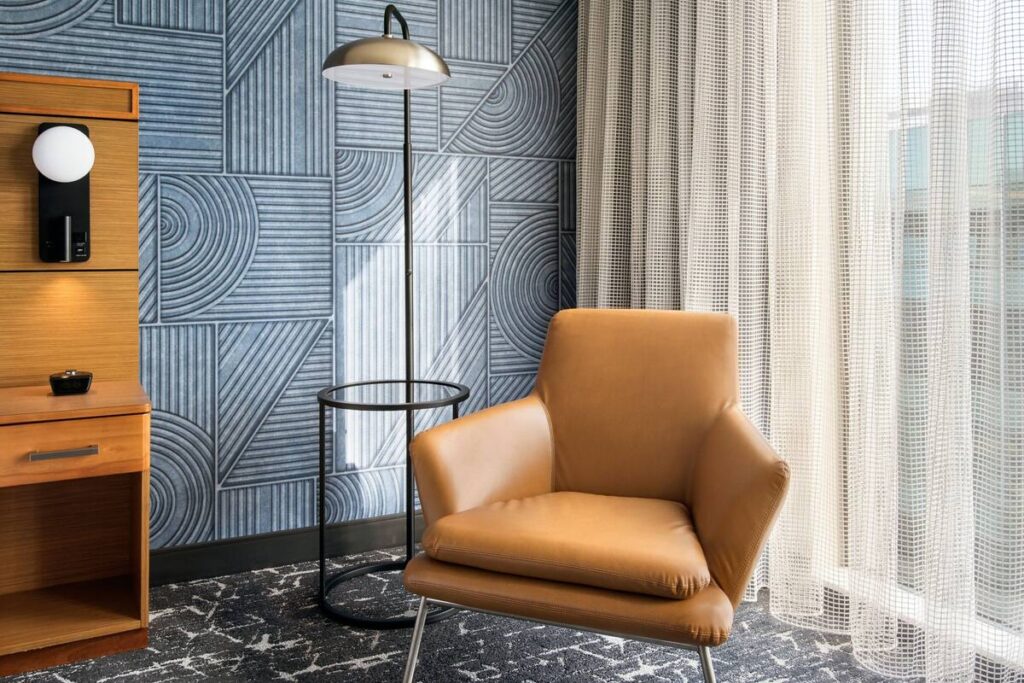 Courtyard by Marriott Philadelphia South at The Navy Yard - Image 4