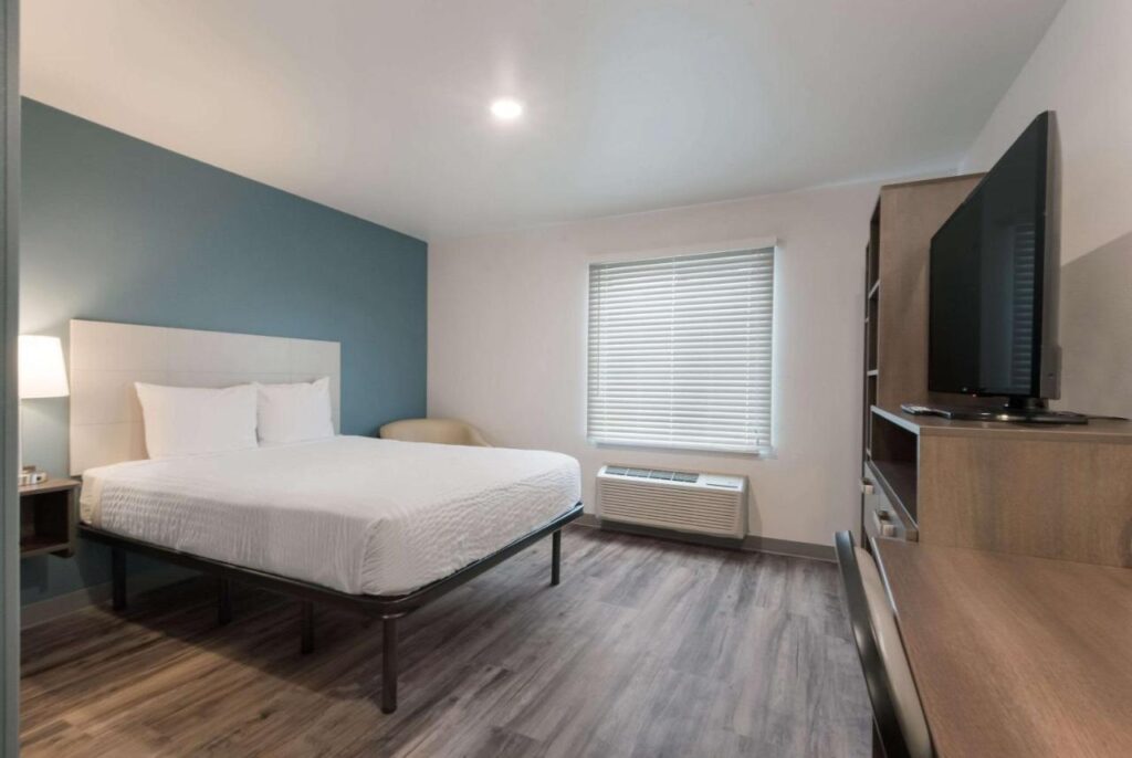 WoodSpring Suites Philadelphia Northeast - Image 2