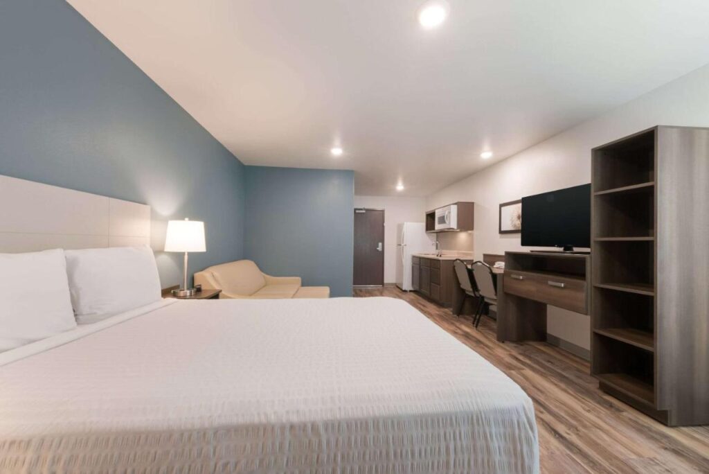 WoodSpring Suites Philadelphia Northeast - Image 3