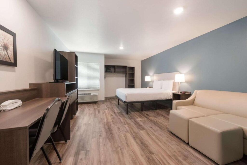 WoodSpring Suites Philadelphia Northeast - Image 4