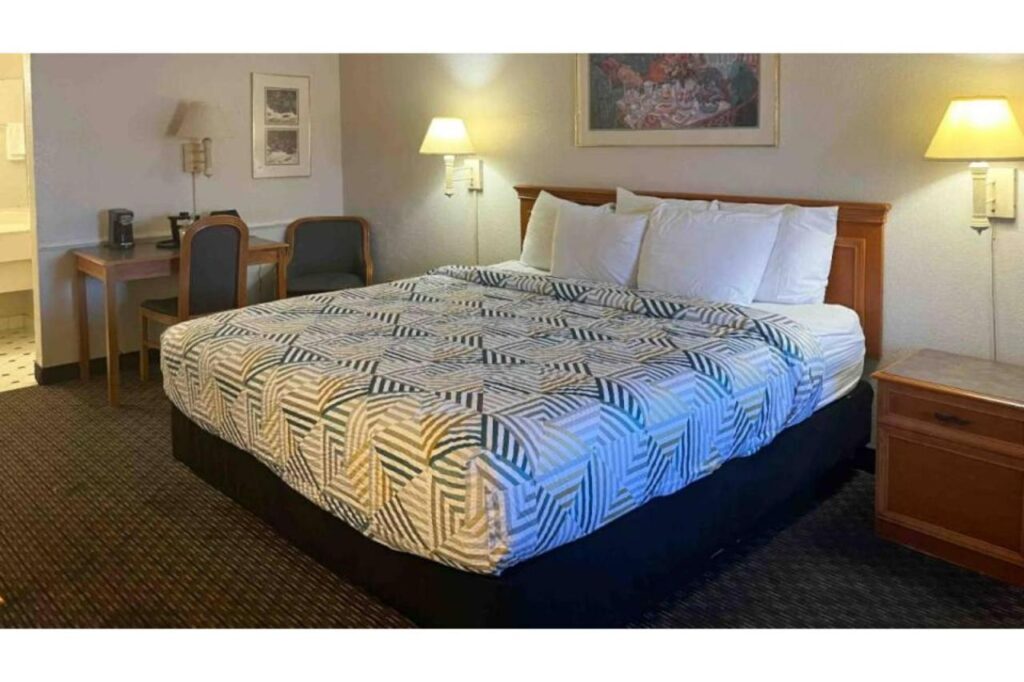 Motel 6 Phoenix, AZ Midtown - Image 2