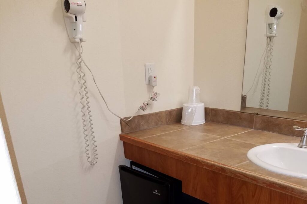 Premier Inns Tolleson - Image 3
