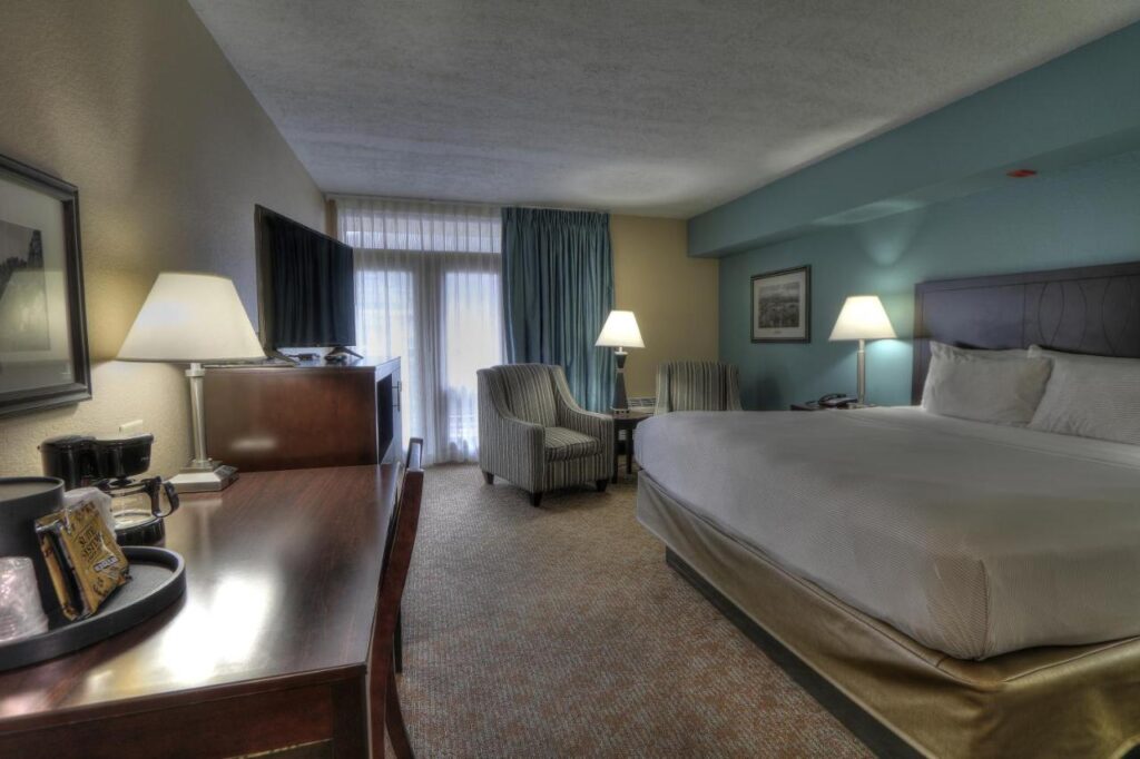 Greystone Lodge on the River - Image 6