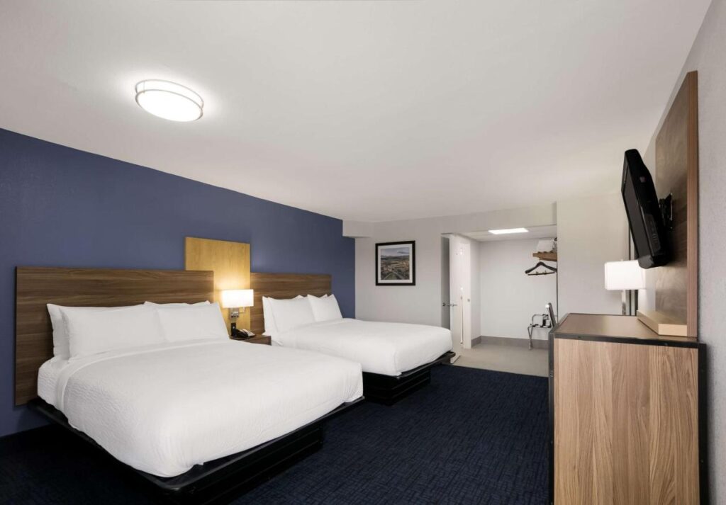 SureStay Plus by Best Western Pigeon Forge - Image 3
