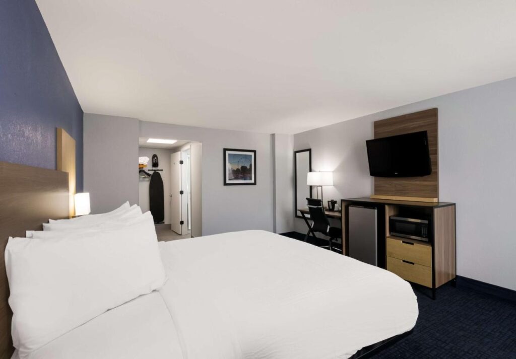 SureStay Plus by Best Western Pigeon Forge - Image 4