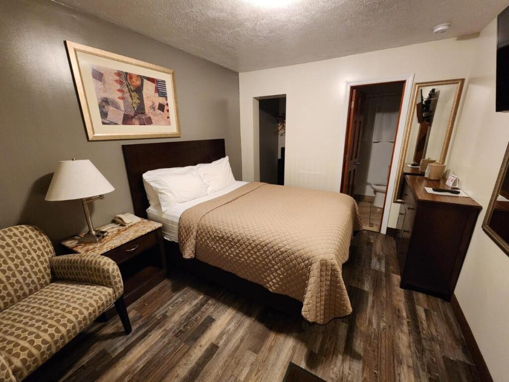 Jefferson Hills Motel - Image 2