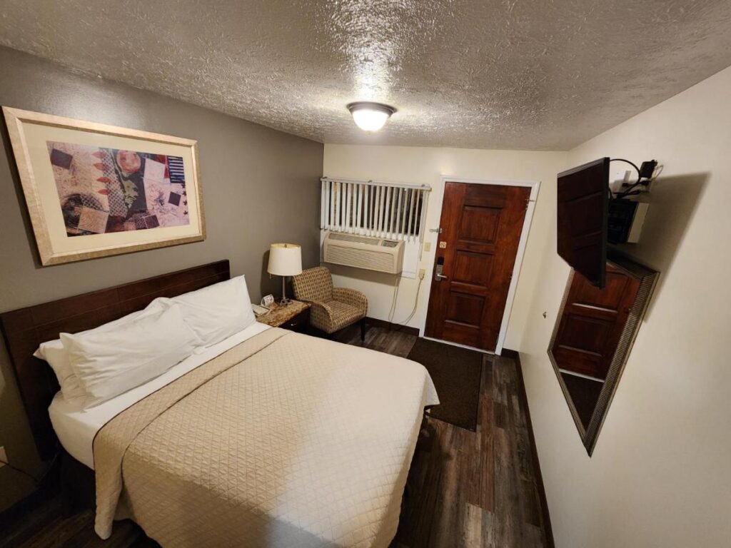 Jefferson Hills Motel - Image 6