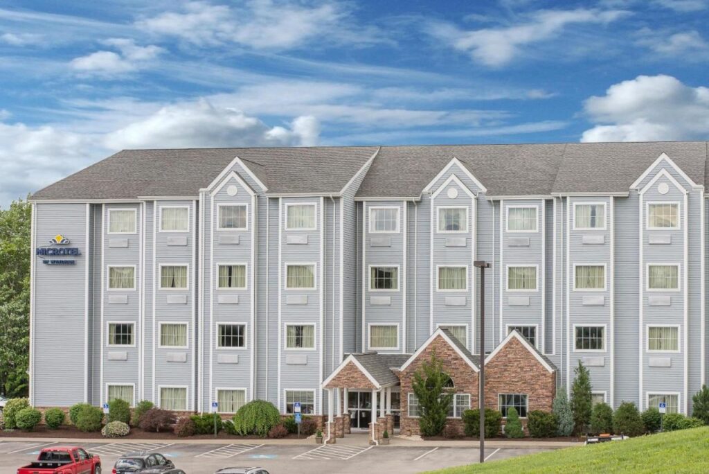 Microtel Inn & Suites by Wyndham Waynesburg - Image 1