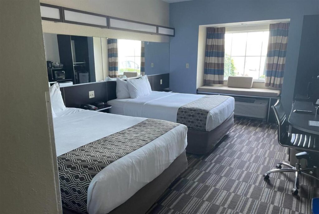 Microtel Inn & Suites by Wyndham Waynesburg - Image 4