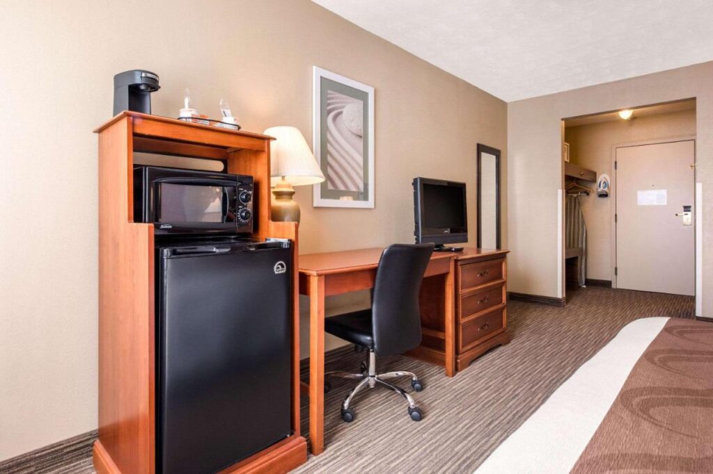 Quality Inn & Suites New Castle - Image 3