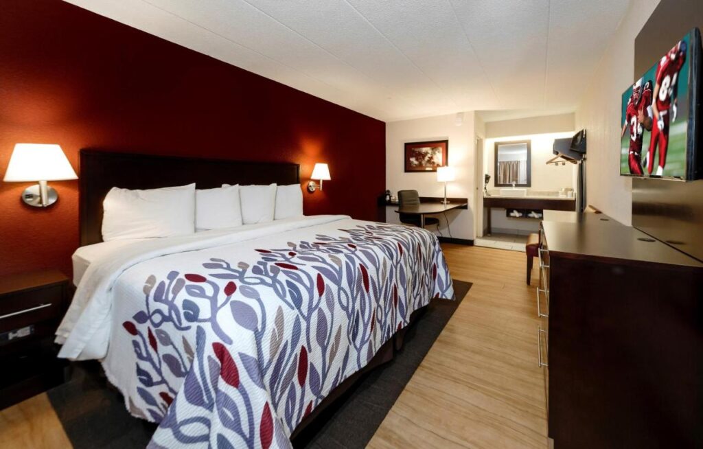 Red Roof Inn Washington, PA - Image 4