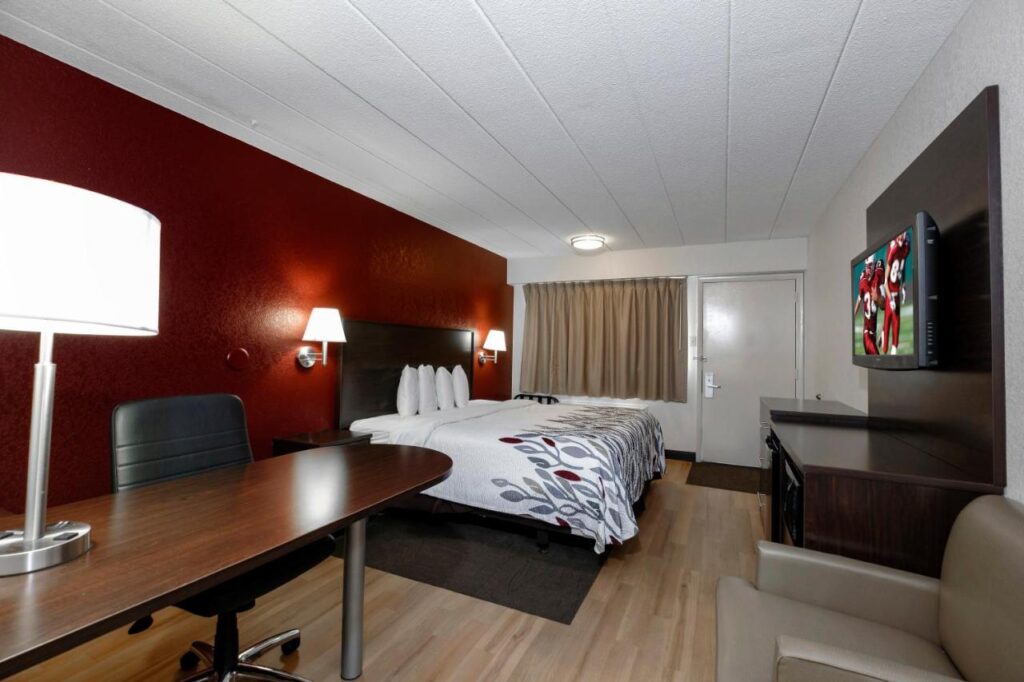 Red Roof Inn Washington, PA - Image 5