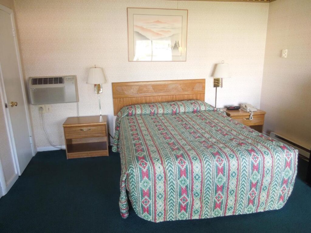 Value Inn East Stroudsburg - Image 2