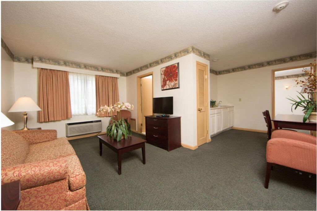 Villa Roma Resort and Conference Center - Image 6