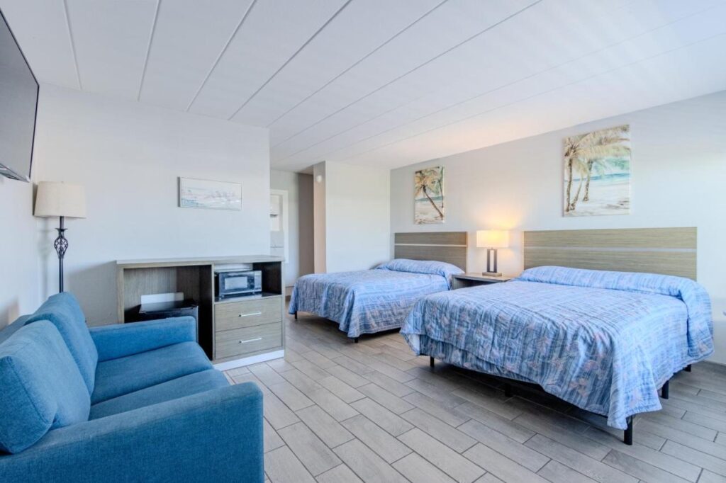 Shark Reef Resort Motel & Cottages - Image 4