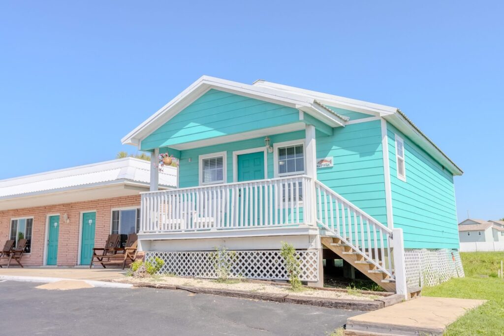 Shark Reef Resort Motel & Cottages - Image 5