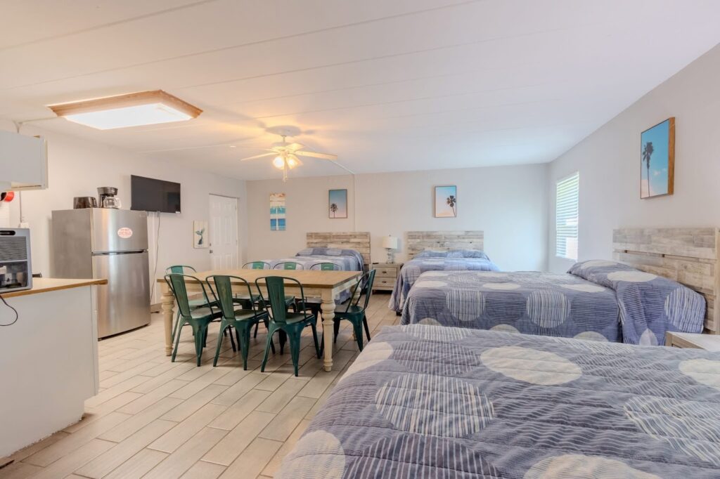 Shark Reef Resort Motel & Cottages - Image 6