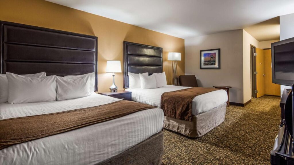 Best Western Oak Meadows Inn - Image 3