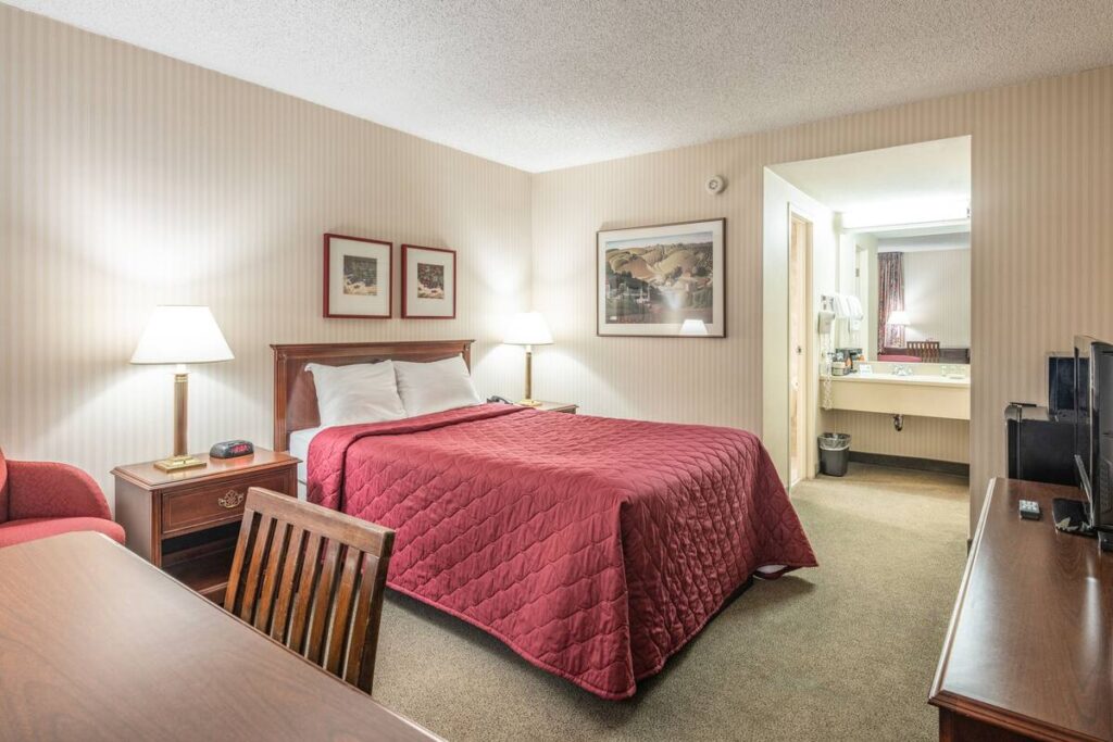 University Place Hotel and Conference Center - Image 3