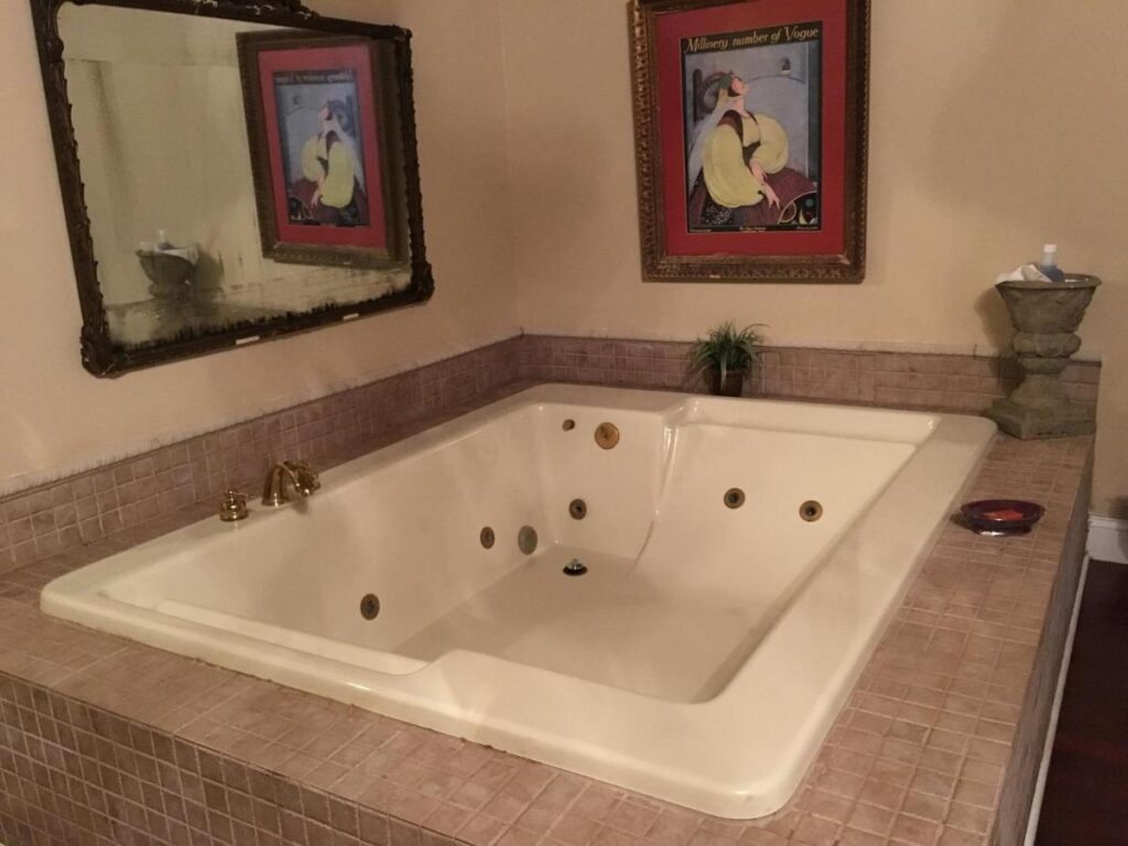 Colts Neck Inn Hotel - Image 4