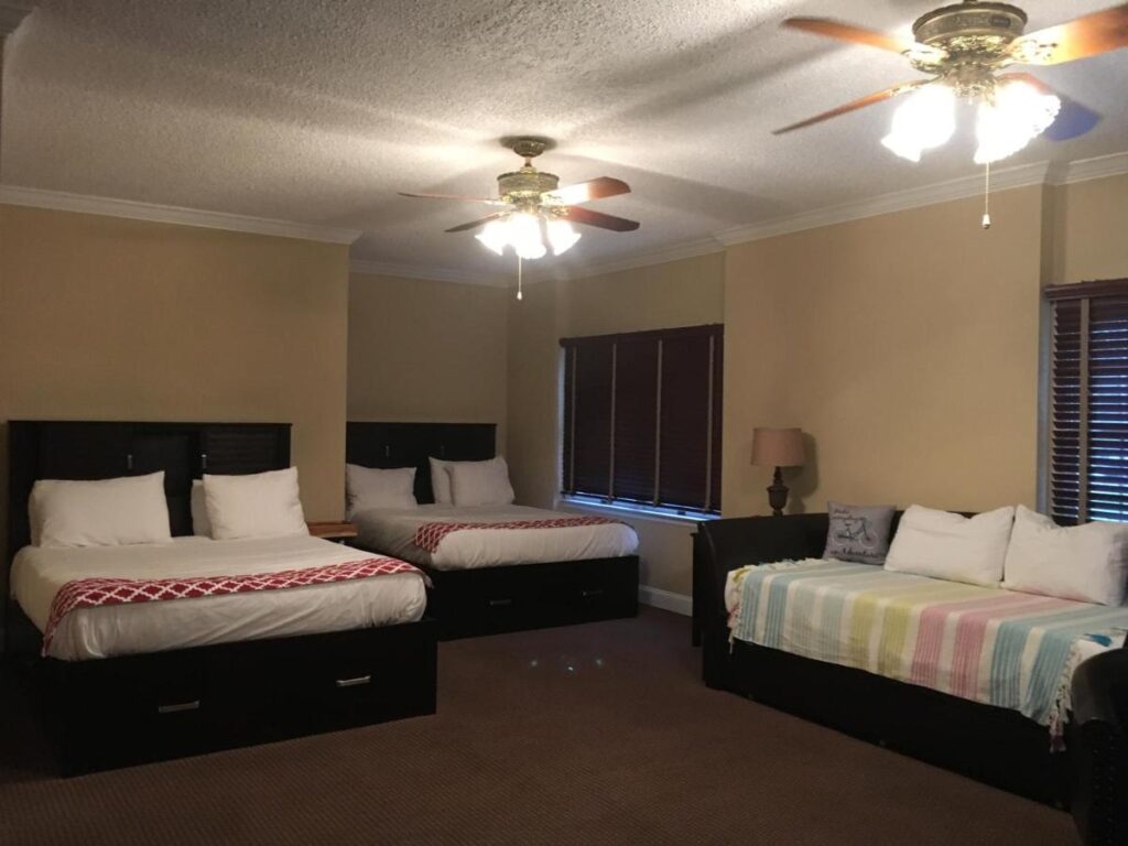 Colts Neck Inn Hotel - Image 5