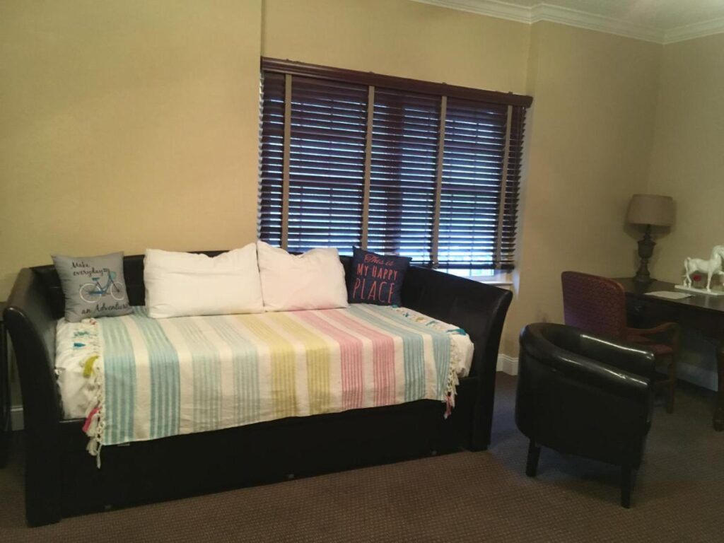 Colts Neck Inn Hotel - Image 6