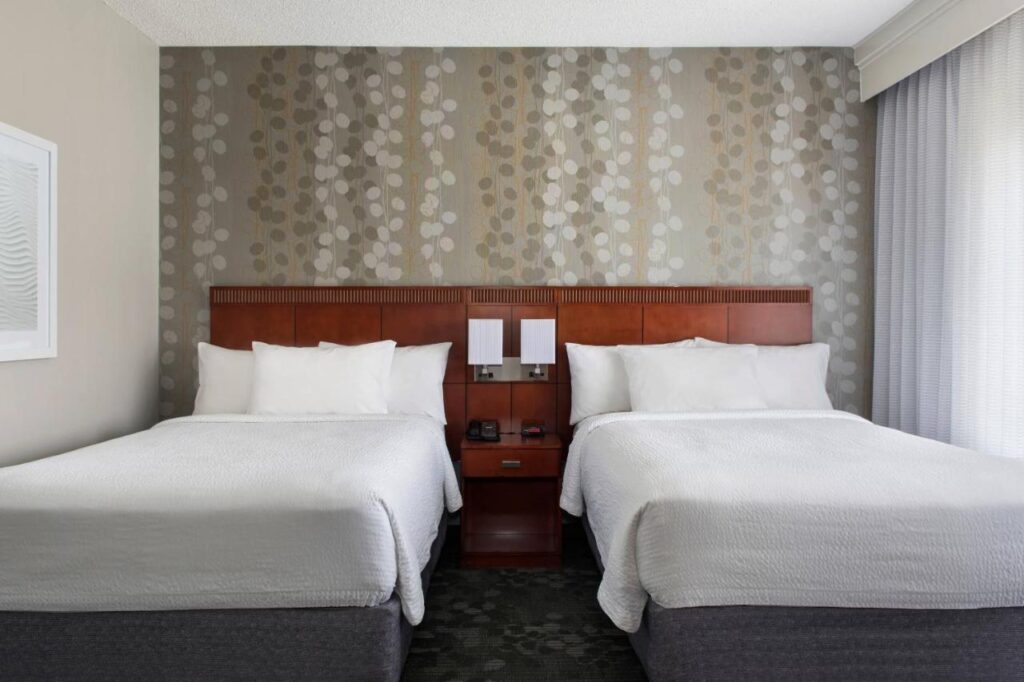 Courtyard by Marriott Lincroft Red Bank - Image 5