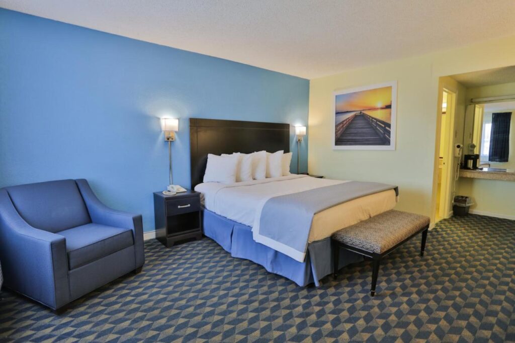 Days Inn by Wyndham Wrightstown McGuire AFB Bordentown - Image 3