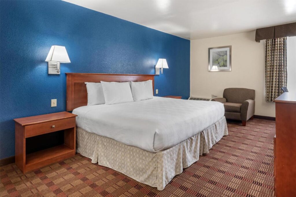 SureStay Hotel by Best Western East Brunswick - Image 2