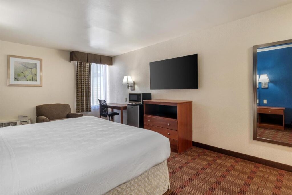SureStay Hotel by Best Western East Brunswick - Image 3