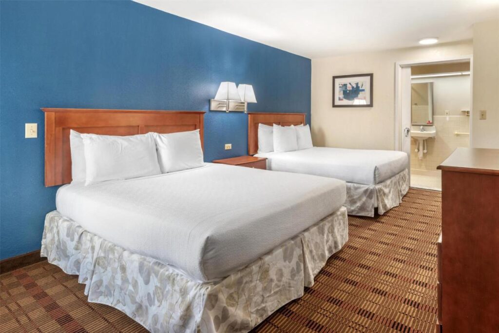 SureStay Hotel by Best Western East Brunswick - Image 4