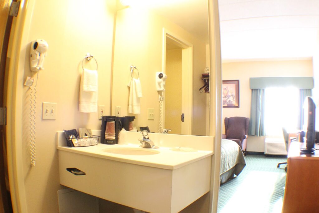 All Seasons Inn & Suites Smithfield Providence - Image 6
