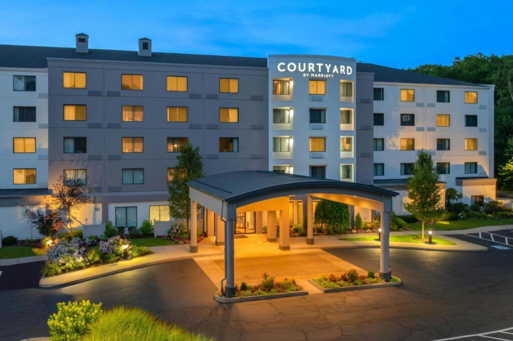 Courtyard by Marriott Providence Lincoln - Image 1