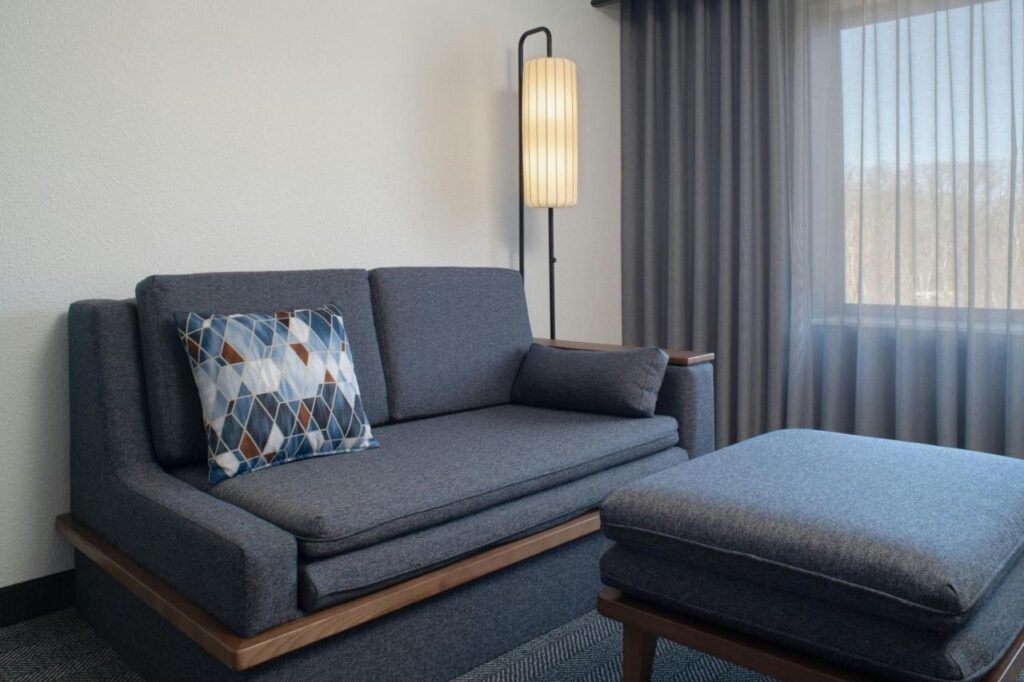 Courtyard by Marriott Providence Lincoln - Image 3