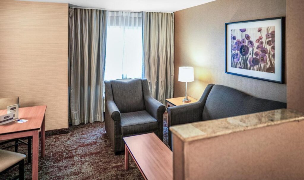 Crystal Inn Hotel & Suites - Midvalley - Image 2