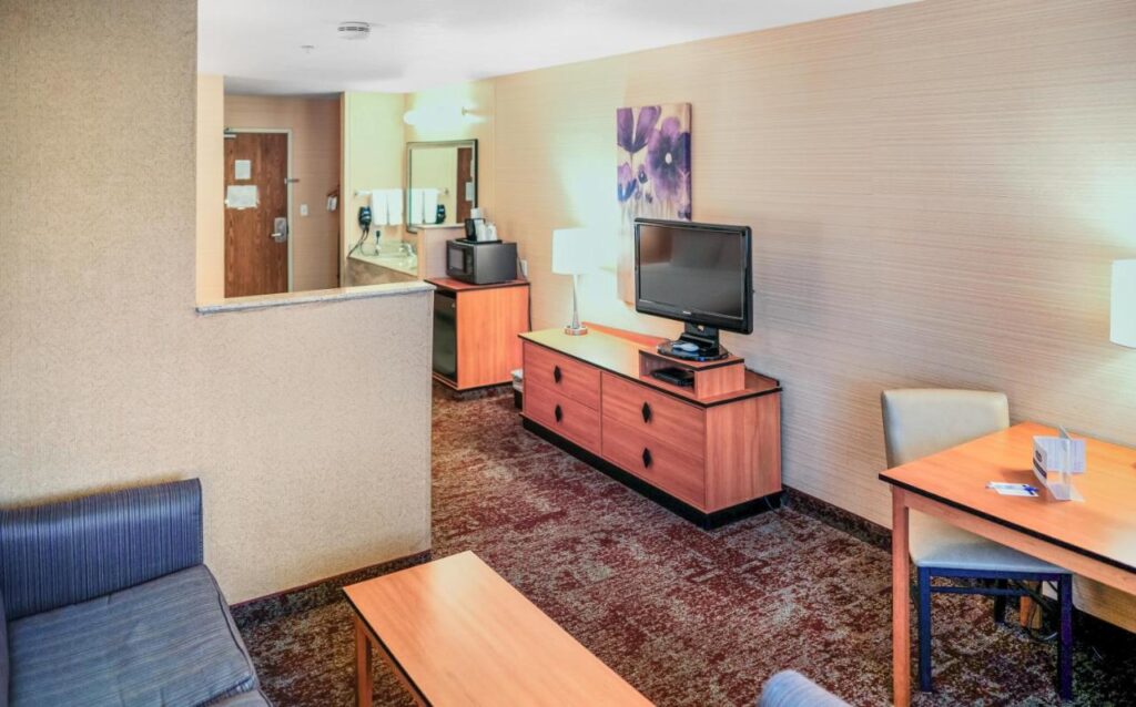 Crystal Inn Hotel & Suites - Midvalley - Image 3