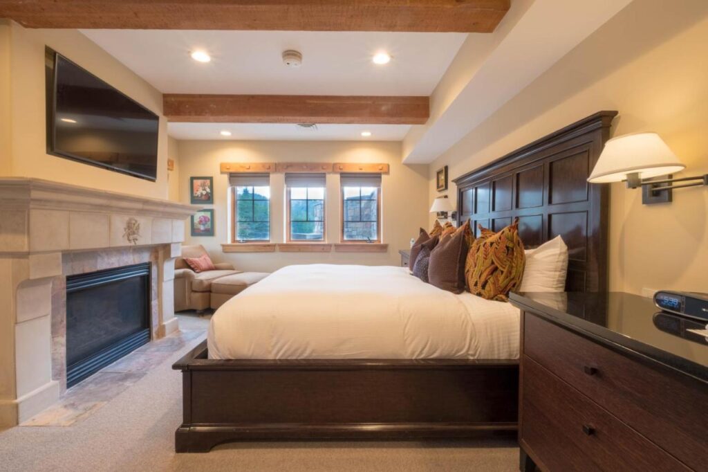 The Chateaux Deer Valley - Image 2