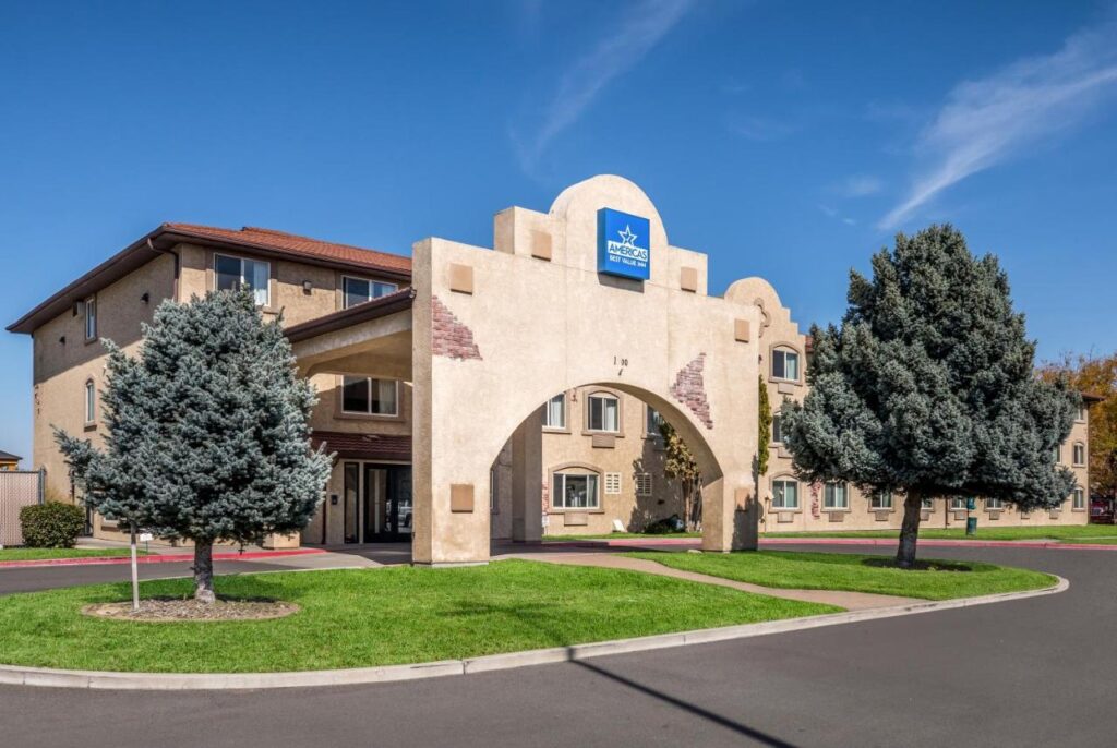 Americas Best Value Inn Sparks - Image 1