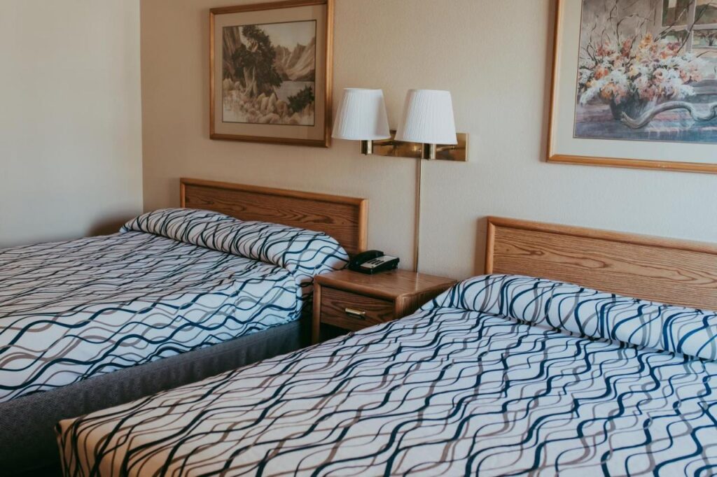 Carson City Plaza Hotel - Image 1