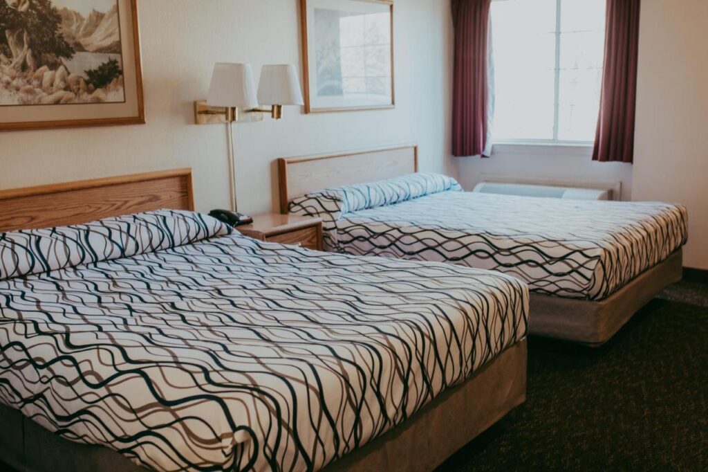 Carson City Plaza Hotel - Image 2