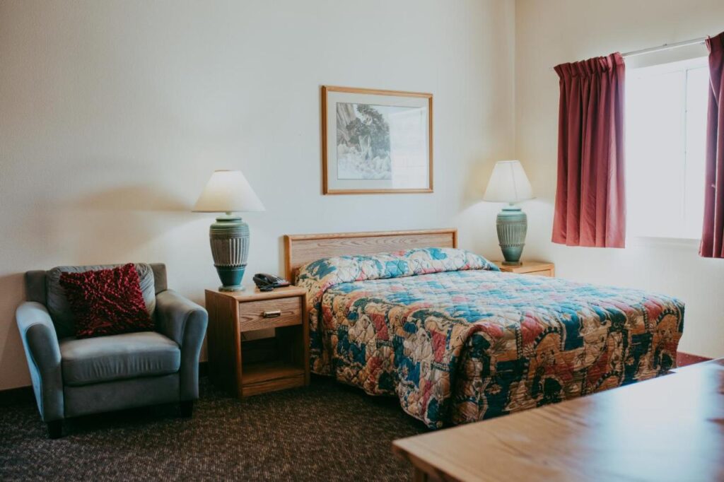 Carson City Plaza Hotel - Image 5