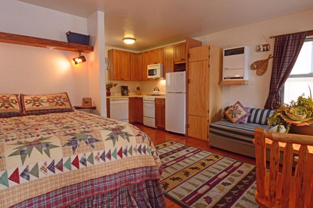 Franciscan Lodge - Image 4