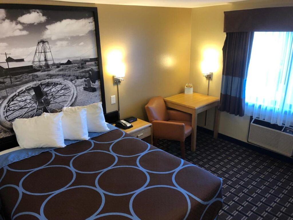 Super 8 by Wyndham Carson City Lake Tahoe - Image 3