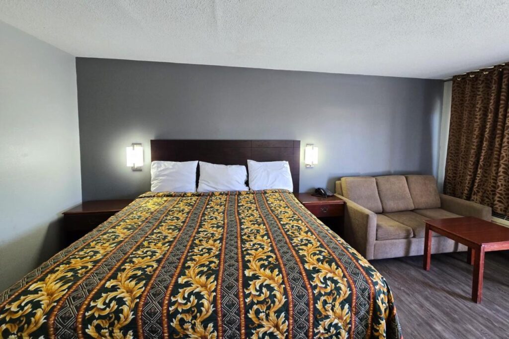 Eagle Inn by Hotel O Richmond Midlothian Turnpike - Image 2