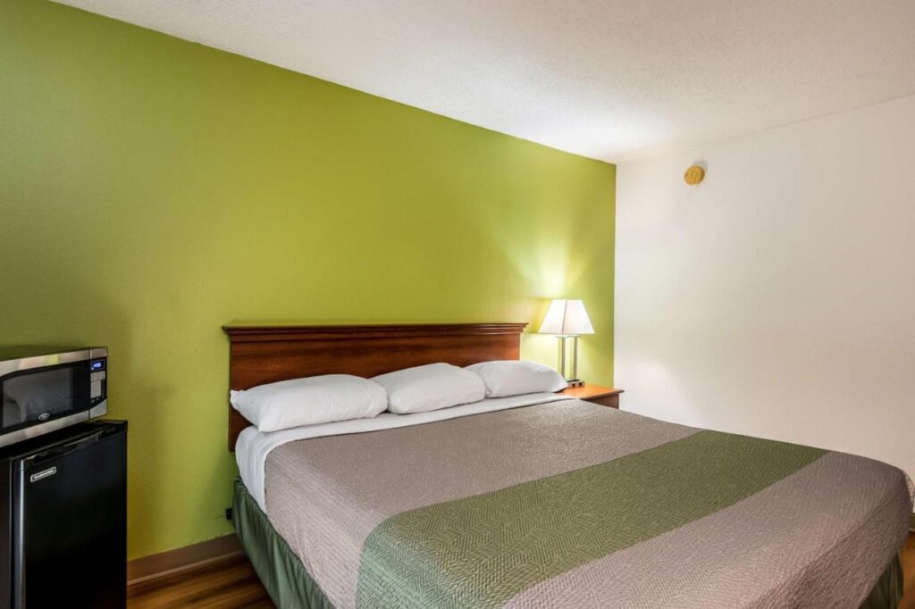 Motel 6-Petersburg, VA - Fort Lee - Image 2