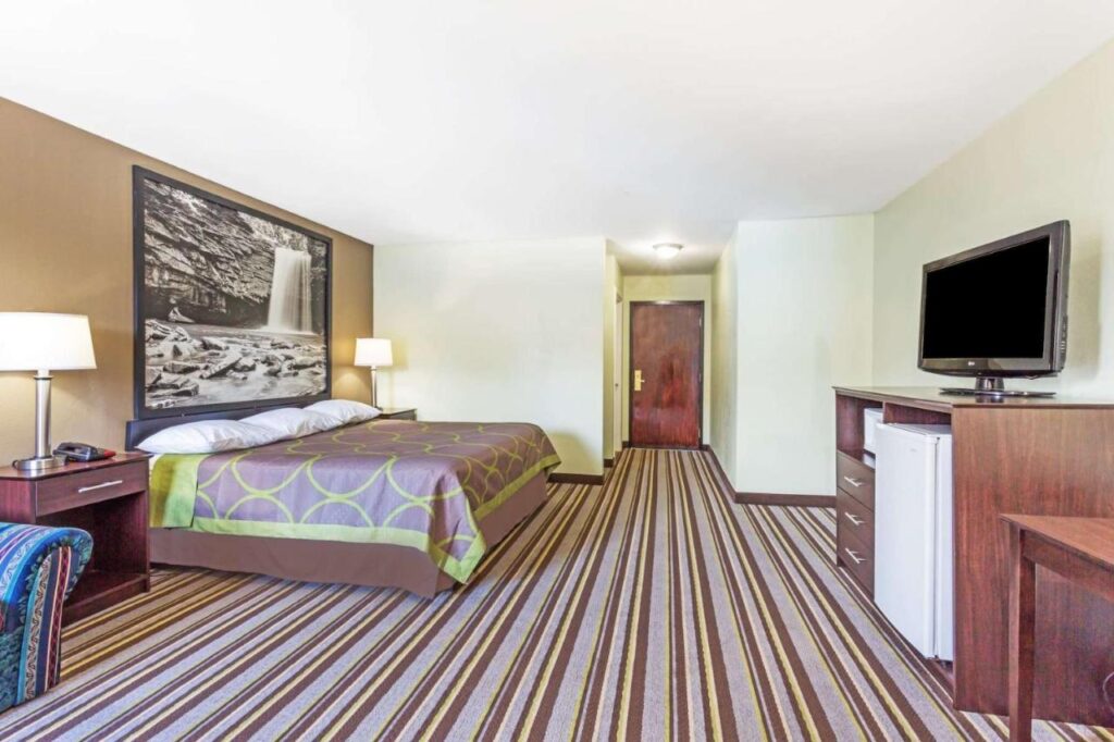 Super 8 by Wyndham Hull Street Midlothian Richmond Area - Image 2
