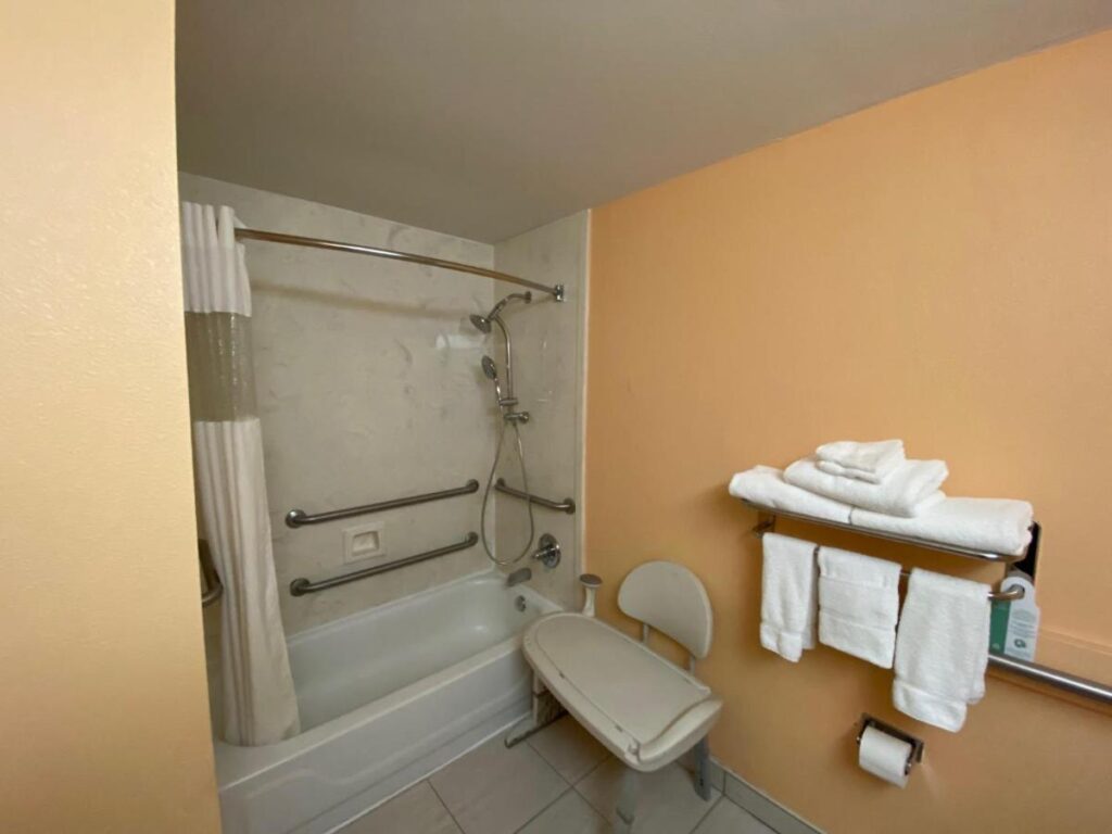 Super 8 by Wyndham Hull Street Midlothian Richmond Area - Image 6