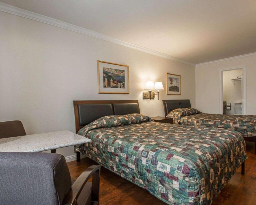 Palm Inn Hotel near Tyler Mall Riverside - Image 5