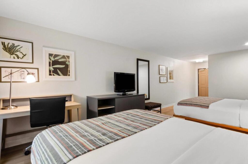 Country Inn & Suites by Radisson, Roanoke, VA - Image 2